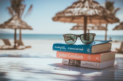 beach-books-eyewear-513516